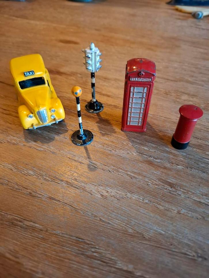 Vintage Speelgoedauto met Accessoires, Hobby en Vrije tijd, Modelbouw | Auto's en Voertuigen, Gebruikt, Auto, 1:50 of kleiner