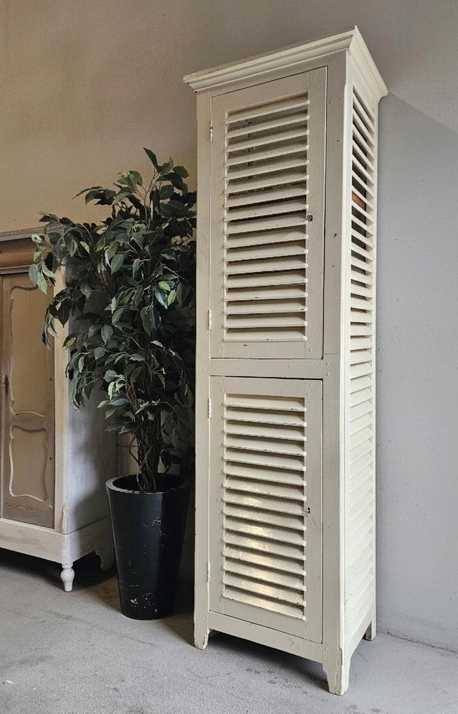 Antieke brocante Franse smalle eendeurskast vintage leg kast, Antiek en Kunst, Curiosa en Brocante, Ophalen of Verzenden