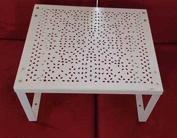 Ikea tafeltje beschikbaar voor biedingen