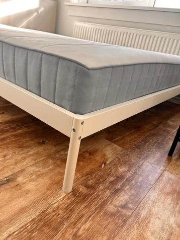 Bed & bedframe (ikea) - afbeelding 2