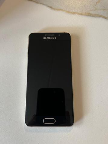 Samsung Galaxy A3 beschikbaar voor biedingen