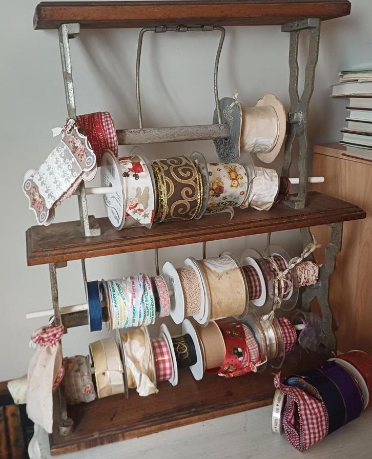 Antiek winkelrek voor linten of touw., Antiek en Kunst, Curiosa en Brocante, Ophalen