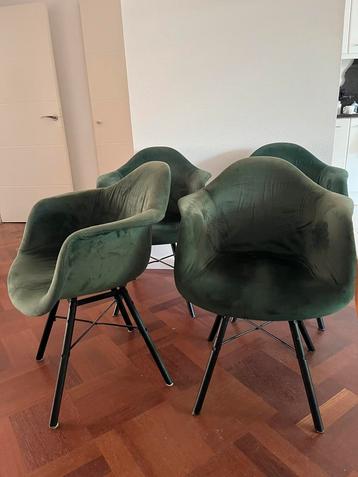 4 Eetkamer stoelen donkergroen velvet beschikbaar voor biedingen