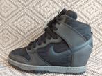 Nike Dunk Sky High Black Metallic Hematite 39 sleehak wedge, Kleding | Dames, Schoenen, Nike, Ophalen of Verzenden, Zo goed als nieuw