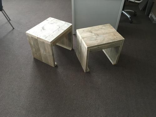 Oud steigerhouten krukje bijzettafel nachtkastje, Huis en Inrichting, Krukjes, Nieuw, Hout, Ophalen of Verzenden