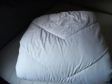 Dekbed. 2m x 2m beschikbaar voor biedingen