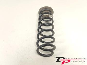 Schroefveer achter van een Volkswagen Golf beschikbaar voor biedingen