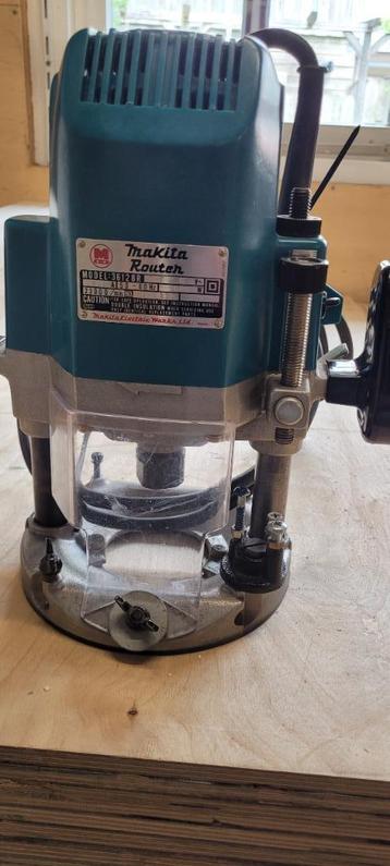 Makita bovenfrees Mod3612 BR 1600W beschikbaar voor biedingen