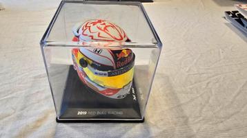 Max Verstappen helm seizoen 2019 1:4 beschikbaar voor biedingen