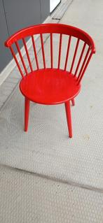 vintage spijlen stoel uit Zweden, fabrikant Nesto € 125,00, Ophalen, Gebruikt, Eén, Rood