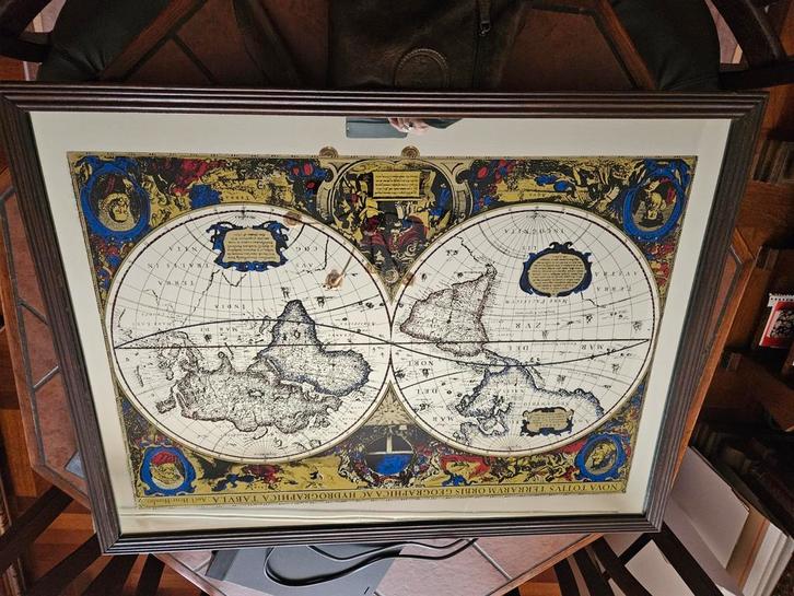 Wereldkaart in spiegelglas lijst, Antiek en Kunst, Kunst | Etsen en Gravures, Ophalen