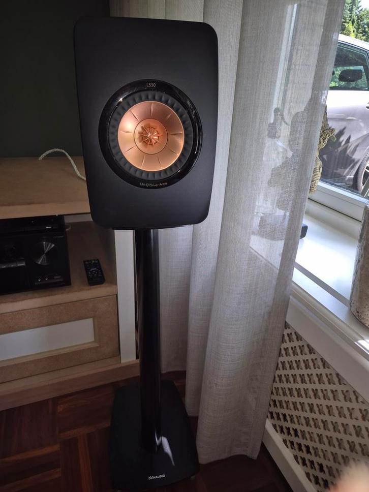 2 zwarte Dynaudio standaarden voor boekenplankspeakee, Audio, Tv en Foto, Luidsprekers, Zo goed als nieuw, Overige typen, 120 watt of meer