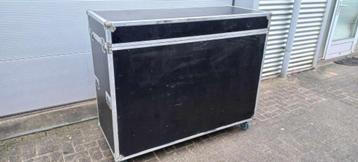 Flightcase DJ-meubel DJ-case bergmeubel DJ booth  beschikbaar voor biedingen