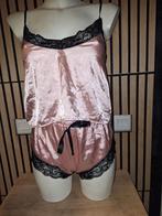 Nieuw satijnen slaapsetje afgezet met zwart kant maat M, Kleding | Dames, Verzenden, Zwart