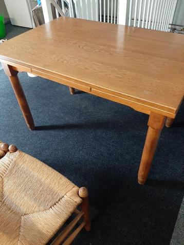 Eiken eettafel met 6 stoelen  beschikbaar voor biedingen