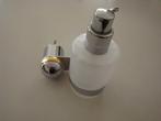 Zeeppompje met houder merk Keuco zeepdispenser, Ophalen of Verzenden, Gebruikt, Overige typen