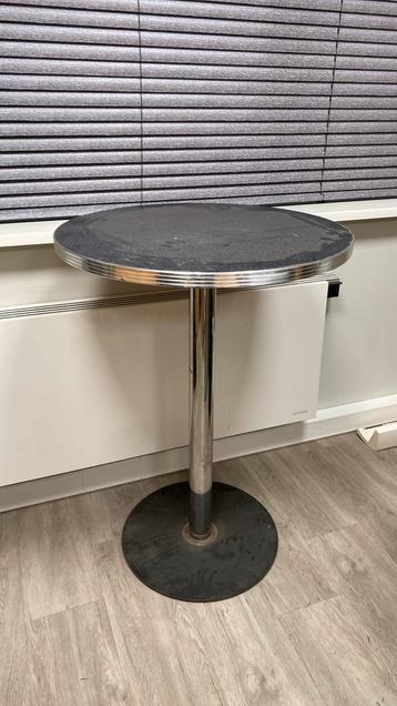 4 mooie statafels / zware kwaliteit beschikbaar voor biedingen