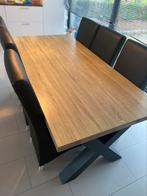 Eetkamer tafel met zes stoelen, Huis en Inrichting, Tafels | Eettafels, 50 tot 100 cm, Houten (look) tafelblad met zwarte gerkuiste poten.
