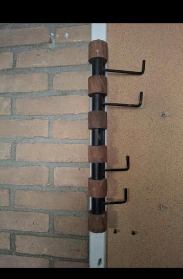 Kapstok bruin hout metaal beschikbaar voor biedingen