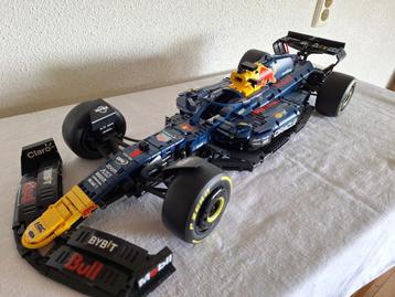 MAX VERSTAPPEN RED BULL RACING RB19  - schaal 1;8 F1model beschikbaar voor biedingen