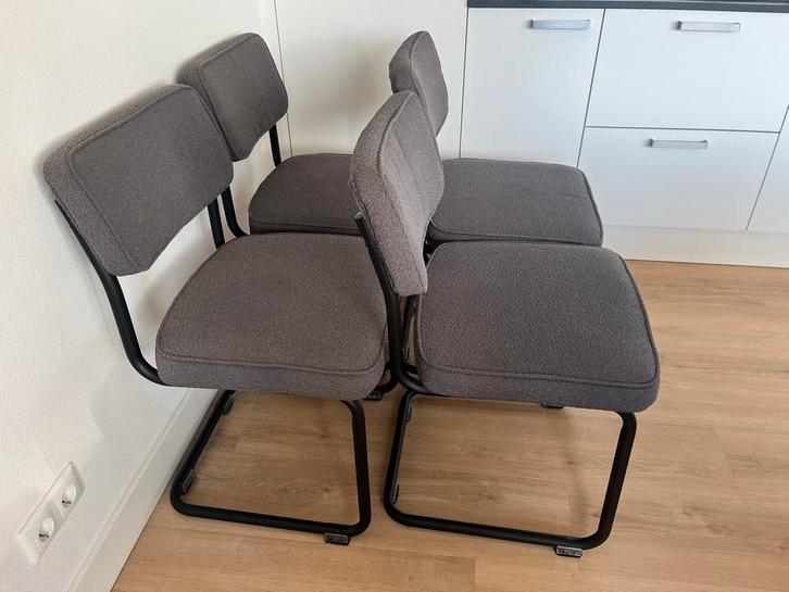 4 Kwantum Eetkamerstoelen Antraciet Teddy Boucle, Huis en Inrichting, Stoelen, Vier, Ophalen