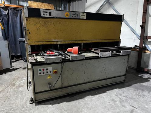 Darley s2000x4 knipbank, Zakelijke goederen, Machines en Bouw | Metaalbewerking, Ophalen