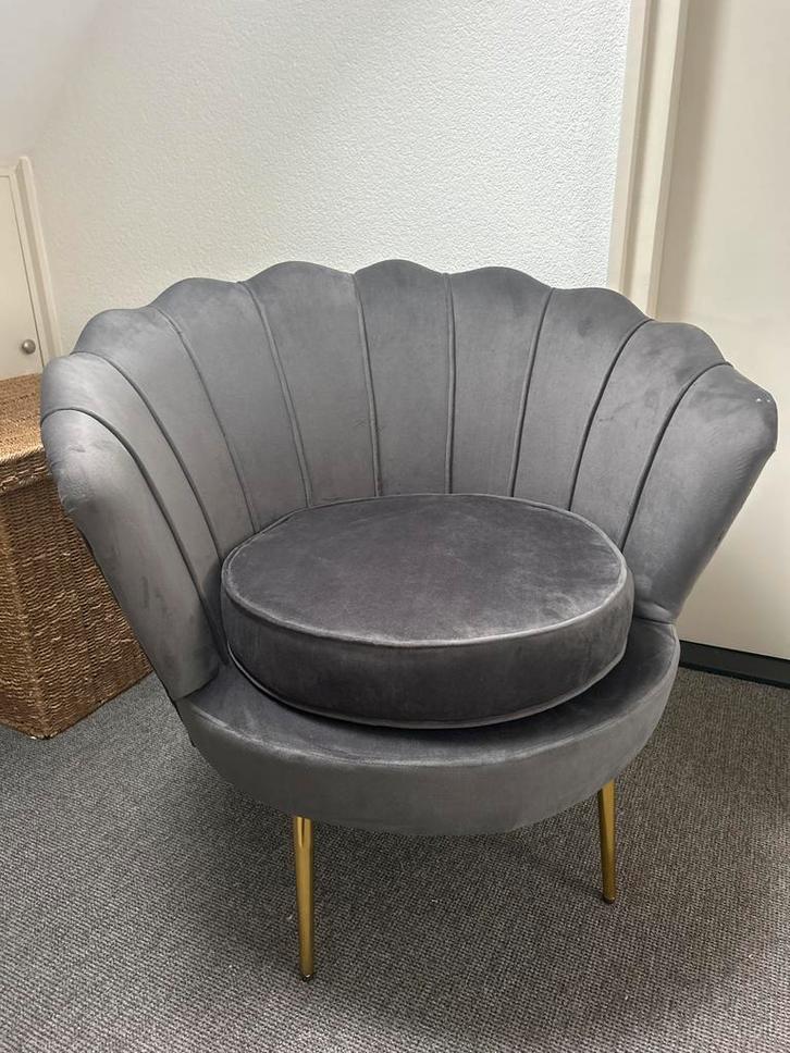 Fauteuil Schelp Grijs Gouden Poten MOET SNEL WEG, Huis en Inrichting, Stoelen, Zo goed als nieuw, Eén, Stof, Grijs, Ophalen