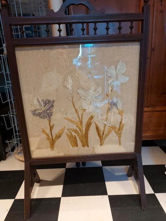 Antiek houten Engels zijden haardscherm., Antiek en Kunst, Antiek | Woonaccessoires, Ophalen