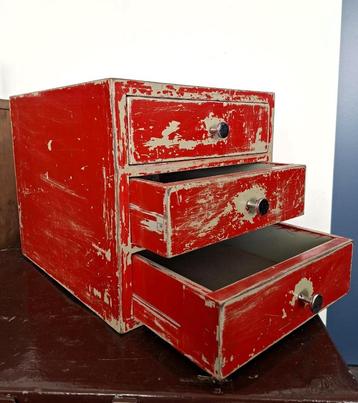 vintage rood ladenblok ladekastje kastje retro industrieel  beschikbaar voor biedingen