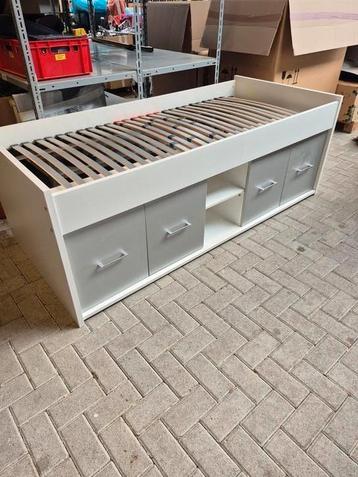 trendhopper bedombouw met kast beschikbaar voor biedingen