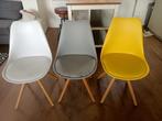 Set van 3 stoelen – wit, grijs & geel, Ophalen, Gebruikt, Kunststof, Drie
