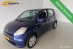 Daihatsu Sirion 1.3-16V Automaat, Auto's, Daihatsu, Metallic lak, Gebruikt, 4 cilinders, Blauw