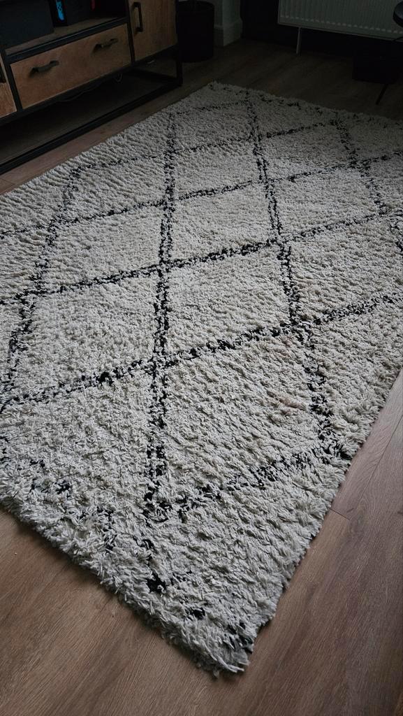 Vloerkleed Karwei Varamin (crème/zwart) – 160 x 230 cm, Huis en Inrichting, Stoffering | Tapijten en Kleden, Zo goed als nieuw