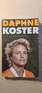 Daphne Koster - Nooit meer buitenspel, Boeken, Ophalen of Verzenden, Gelezen, Iris Koppe, Sport