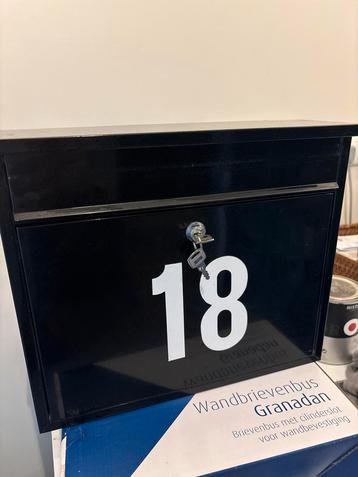 Zwarte Wandbrievenbus - 11x36x31,5 cm beschikbaar voor biedingen