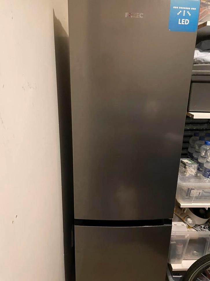 Frilec BONN275-NF-040CI, Witgoed en Apparatuur, Koelkasten en IJskasten, Zo goed als nieuw, Met aparte vriezer, 200 liter of meer