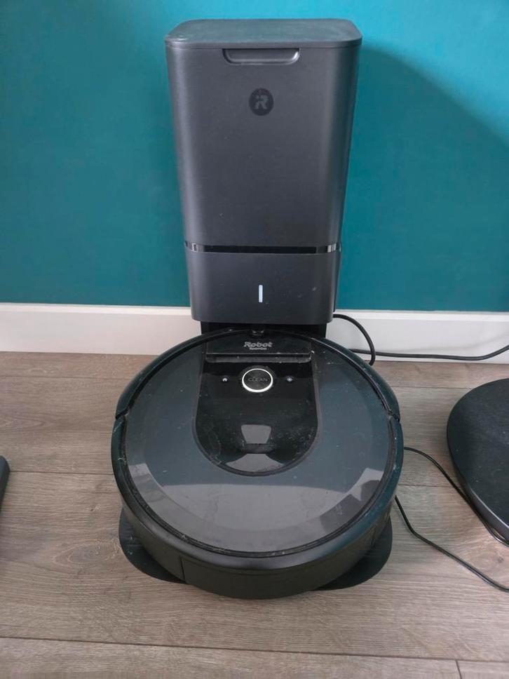 Roomba i7+ Robotstofzuiger met Clean Base, Witgoed en Apparatuur, Stofzuigers, Gebruikt, Robotstofzuiger, Minder dan 1200 watt