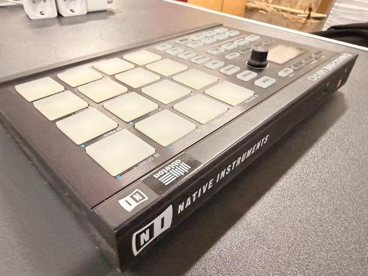 Native Instruments Maschine Mikro – Beatmaking op z’n best!, Muziek en Instrumenten, Midi-apparatuur, Zo goed als nieuw, Ophalen of Verzenden