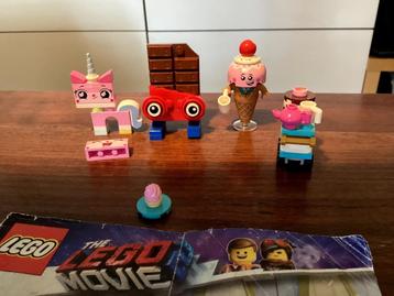LEGO 70822 The Lego Movie 2 - Unikitty -  Compleet beschikbaar voor biedingen