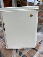 Vintage metalen medicijnkastje, Huis en Inrichting, Badkamer | Badkamermeubels, Minder dan 50 cm, Gebruikt, Verzenden, Overige typen