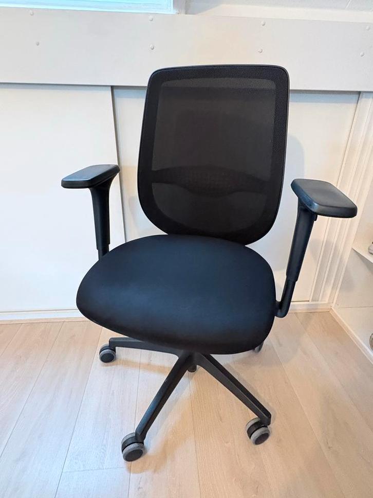 Zwarte Bureaustoel - BE. BY BETA BE FINE, Huis en Inrichting, Bureaustoelen, Gebruikt, Bureaustoel, Zwart, Ergonomisch, Ophalen