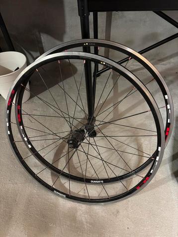 Shimano RS-10 Wielset beschikbaar voor biedingen