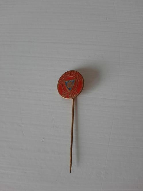Reckitts N.V. De Bilt Rood Rond Metalen Speldje, Verzamelen, Speldjes, Pins en Buttons, Gebruikt, Speldje of Pin, Overige onderwerpen