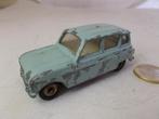 1961 Dinky Toys 518 RENAULT 4L.