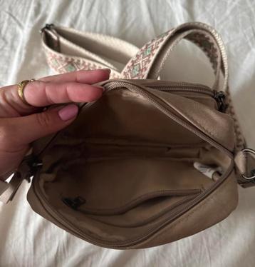 Beagles Schoudertas - Beige met Geweven Band beschikbaar voor biedingen