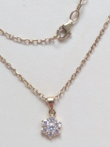 gouden KETTING 51 cm + HANGER bezet met 7  Briljanten beschikbaar voor biedingen