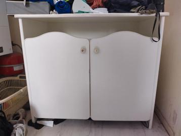 Gebruikte Witte kast / Commode met deuren