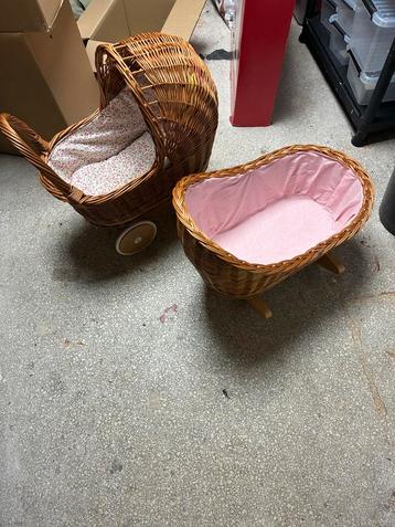 Vintage Rotan Poppenwagen & Wieg beschikbaar voor biedingen