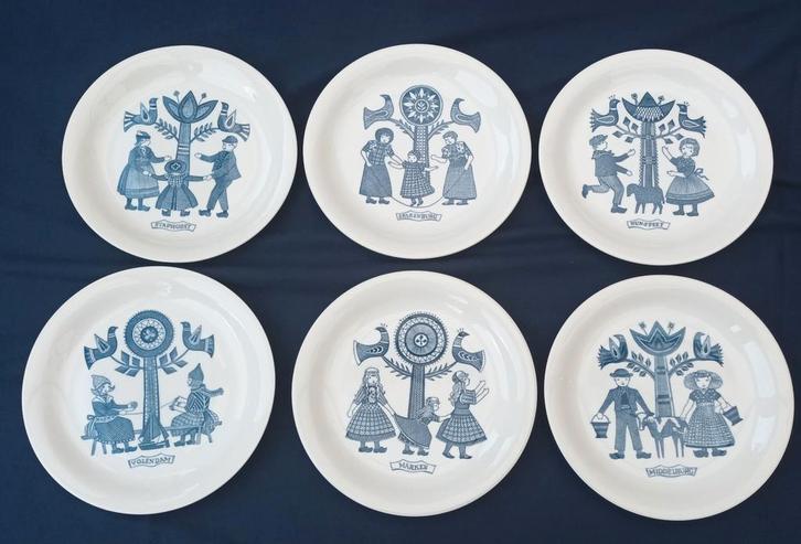 Traditionele klederdracht bordjes., Antiek en Kunst, Antiek | Schalen, Ophalen of Verzenden