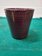 bloempot bordeau rood geribbeld, Tuin en Terras, Bloempotten, Ophalen of Verzenden, 'T Olde Gre-j, Info@toldegrej.nl, Endepoelstraat 20f Didam